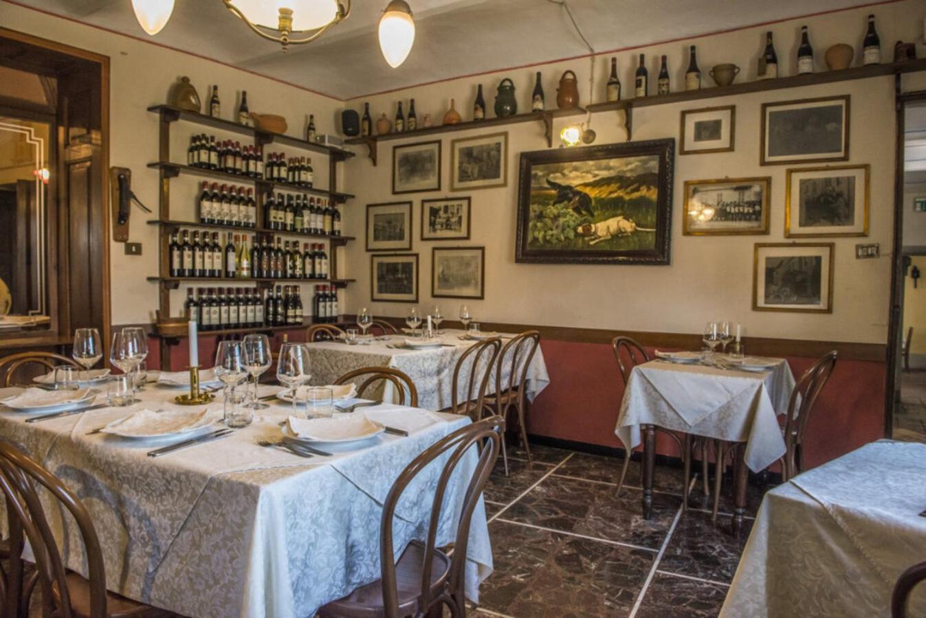 加里波第餐厅酒店 Cisterna dʼAsti 外观 照片