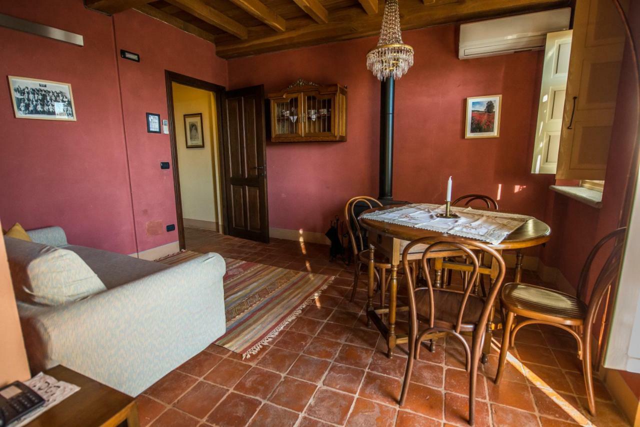 加里波第餐厅酒店 Cisterna dʼAsti 外观 照片