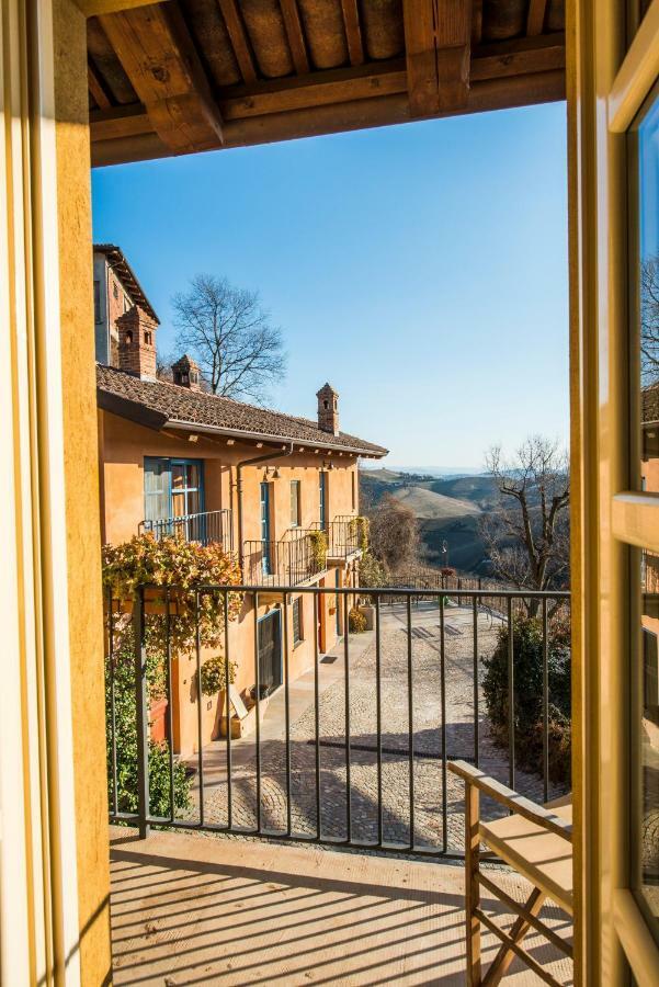 加里波第餐厅酒店 Cisterna dʼAsti 外观 照片