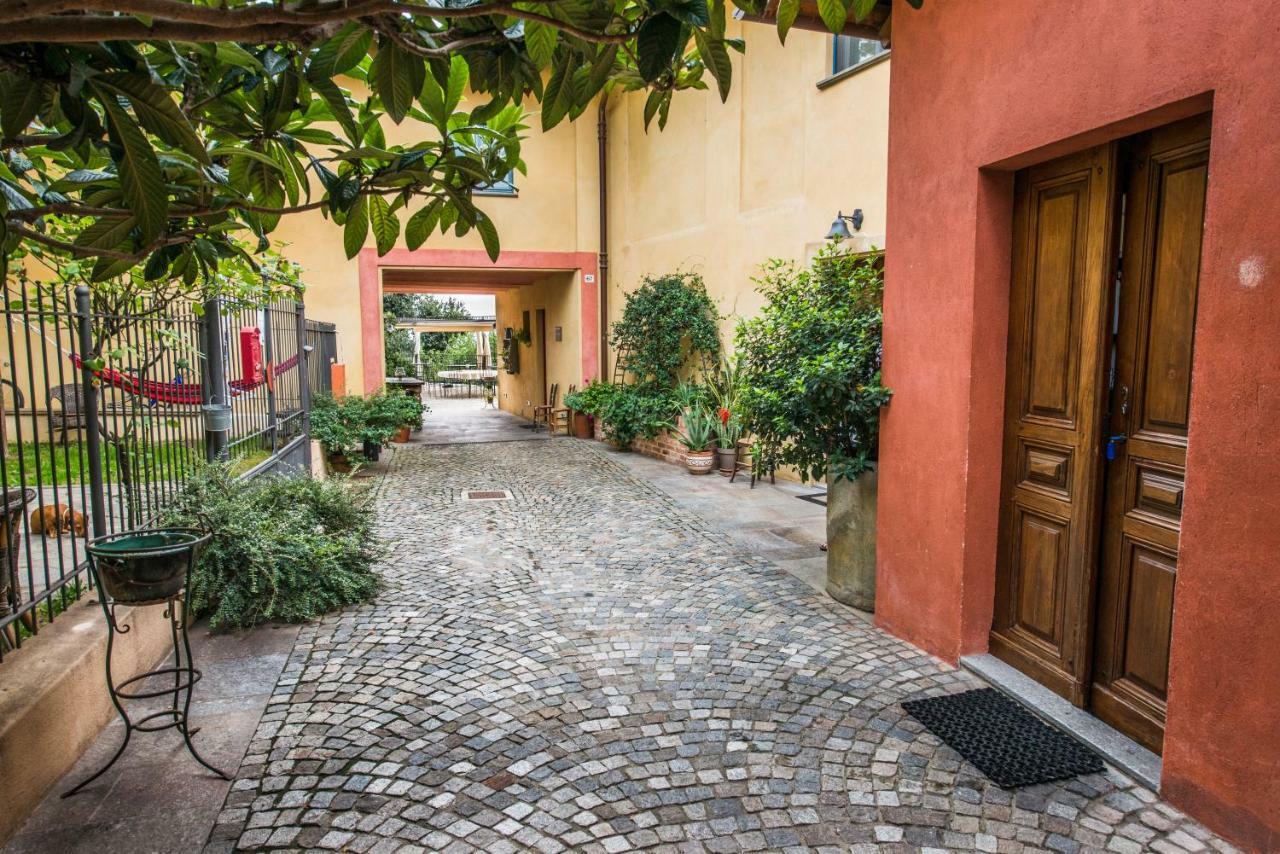 加里波第餐厅酒店 Cisterna dʼAsti 外观 照片