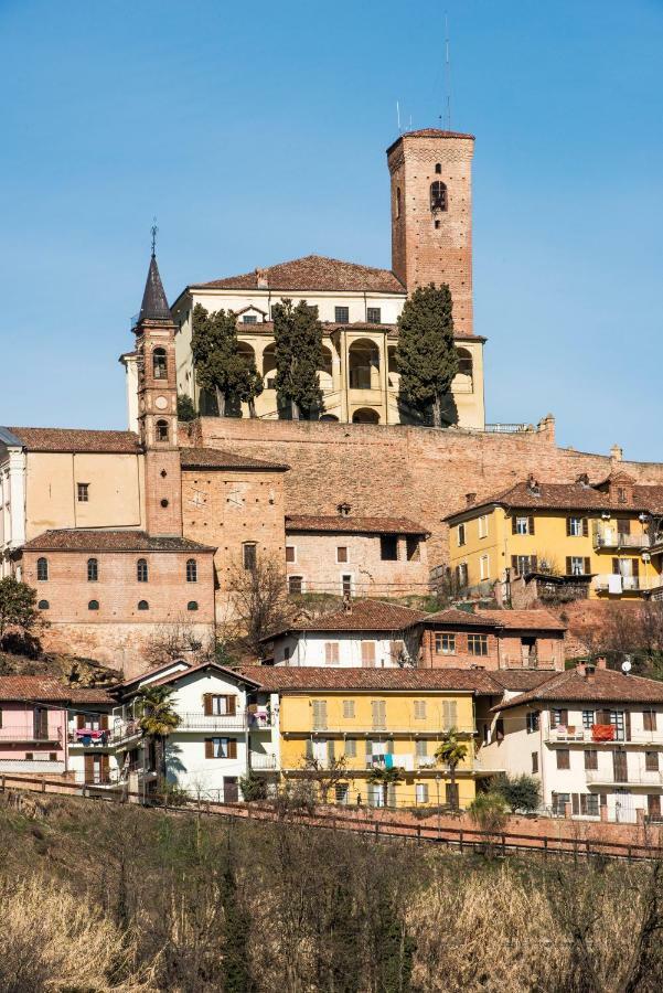 加里波第餐厅酒店 Cisterna dʼAsti 外观 照片